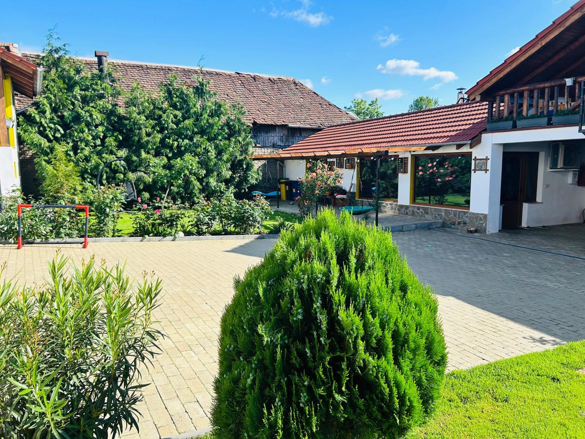 Casa "La Moara Din Gradina" Hotel Eftimie Murgu Exterior photo