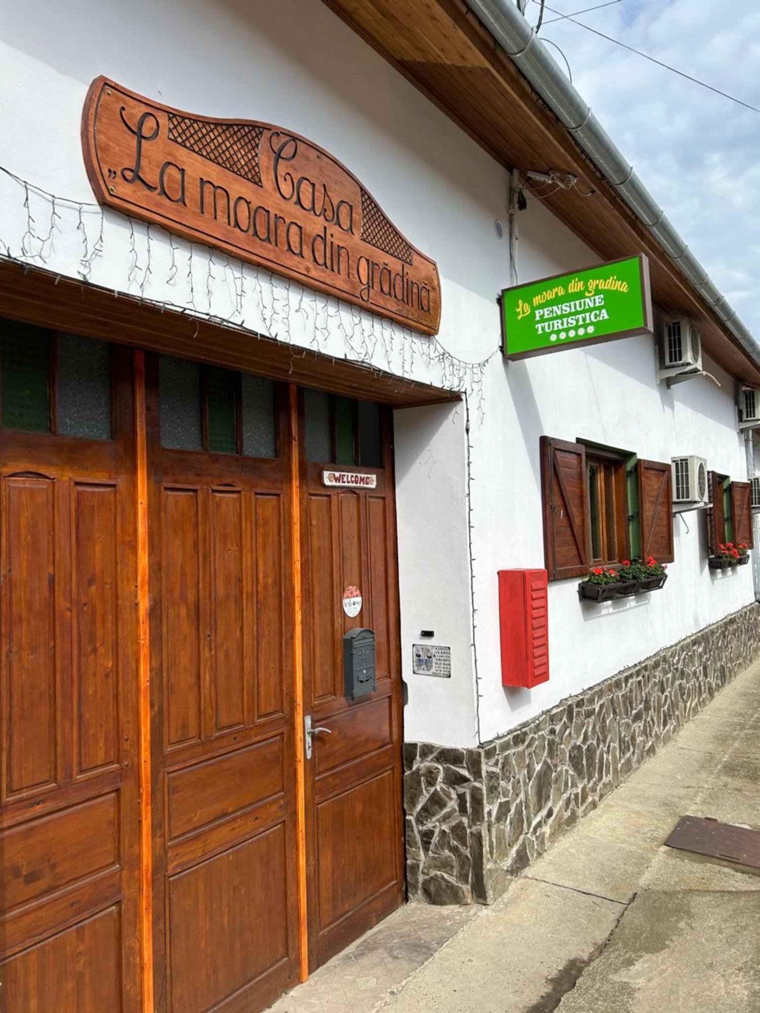 Casa "La Moara Din Gradina" Hotel Eftimie Murgu Exterior photo